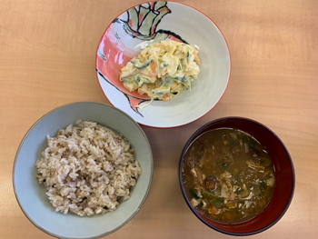 鶏肉入りポテトサラダ